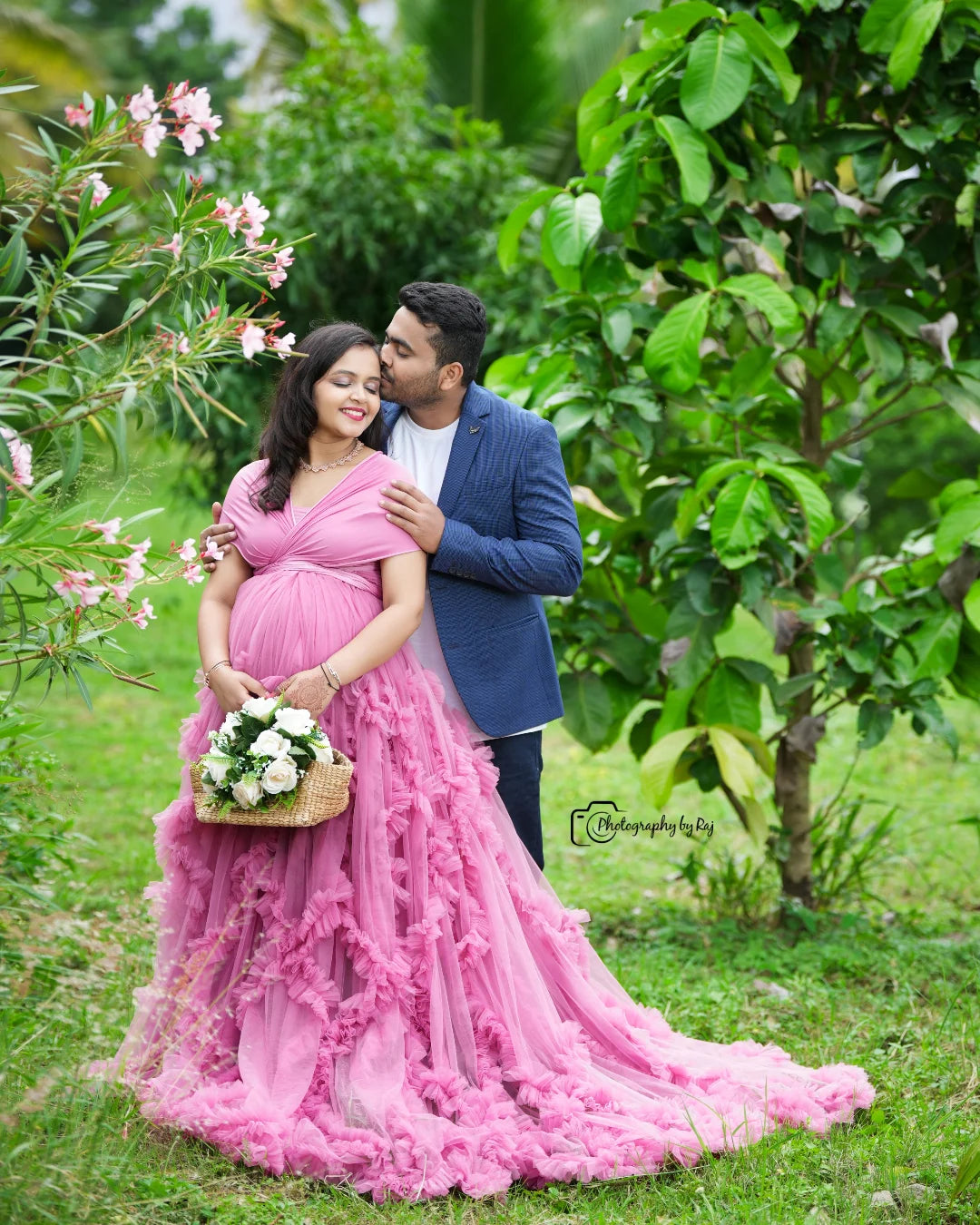 Maternity Photoshoot – Free Makeup